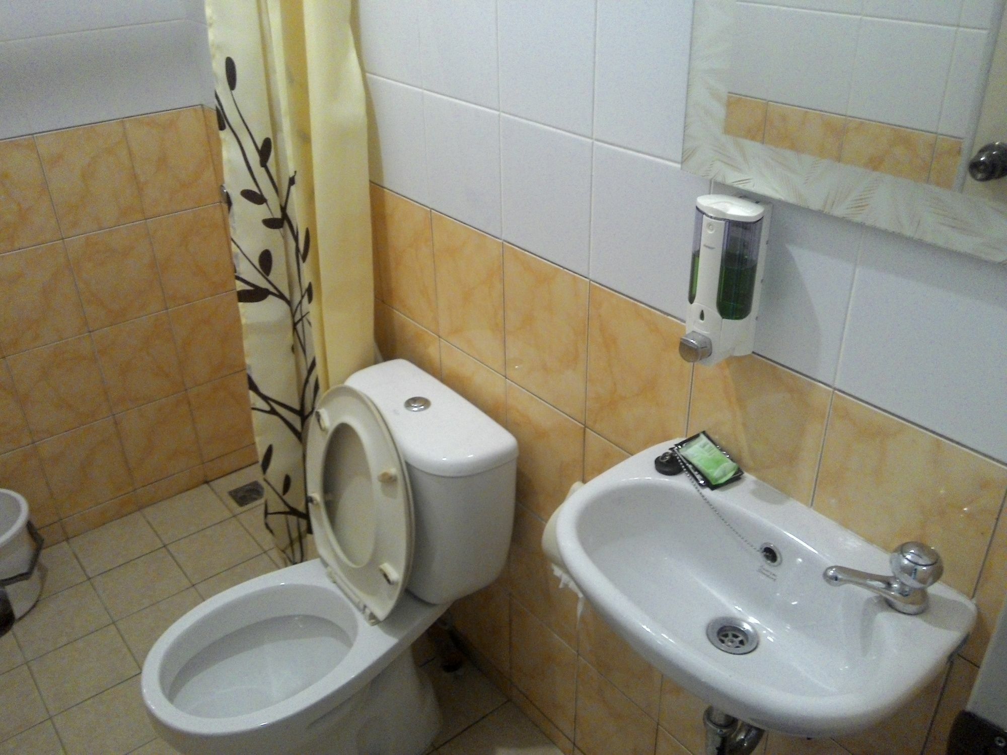 Kantos Guest House Jakarta Exterior foto